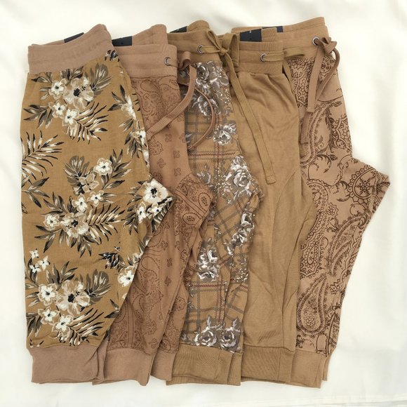 Unisex French Terry Printed Capri Cropped Shorts - Picture 8 of 9